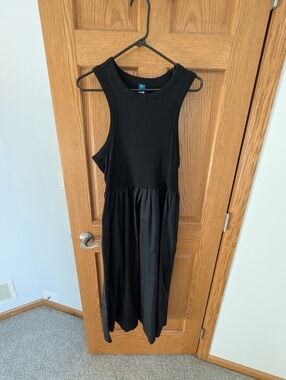 Old Navy Black Sleeveless Midi Dress